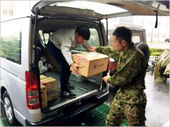 自衛隊にタブレットを100台貸し出し