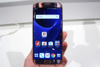両面エッジデザインで防水・防塵にも対応「Galaxy S7 edge SC