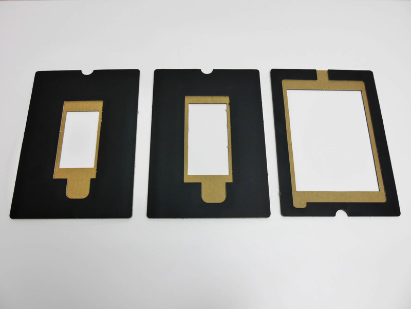 iPhone 5s/6、iPad用のスペーサーがそれぞれ用意されている