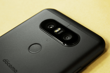 ドコモ「V20 PRO」ミニレビュー（編集部関口）] この春、ドコモ