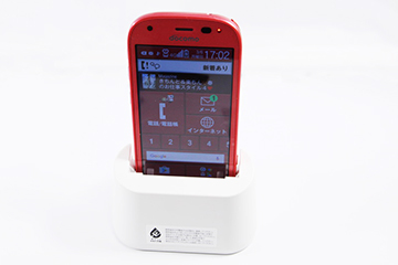 2年ぶりのらくスマ、「らくらくスマートフォン4 F-04J