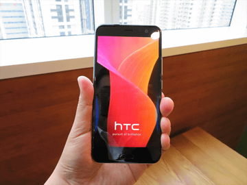 HTC U11」ソーラーレッドのSIMフリーモデルが予約開始、税抜6万