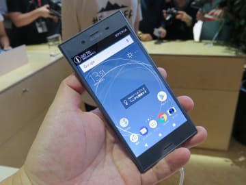 au、「Xperia XZ1 SOV36」を11月中旬発売～下り最大708Mbps対応