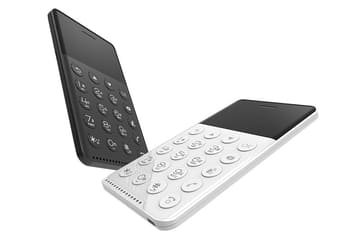 カードサイズの携帯電話に対応バンド増加の4G対応モデル