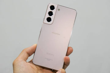値引中◼️未使用付属品完備◼️美品 97%◼️ iPhone 8 ドコモ 白 ドコモが認定中古「iPhone 8」を販売開始 64GBで2万6400円から