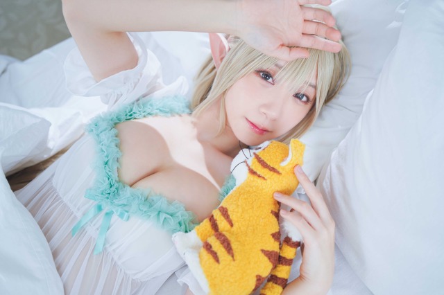 伊織もえさん