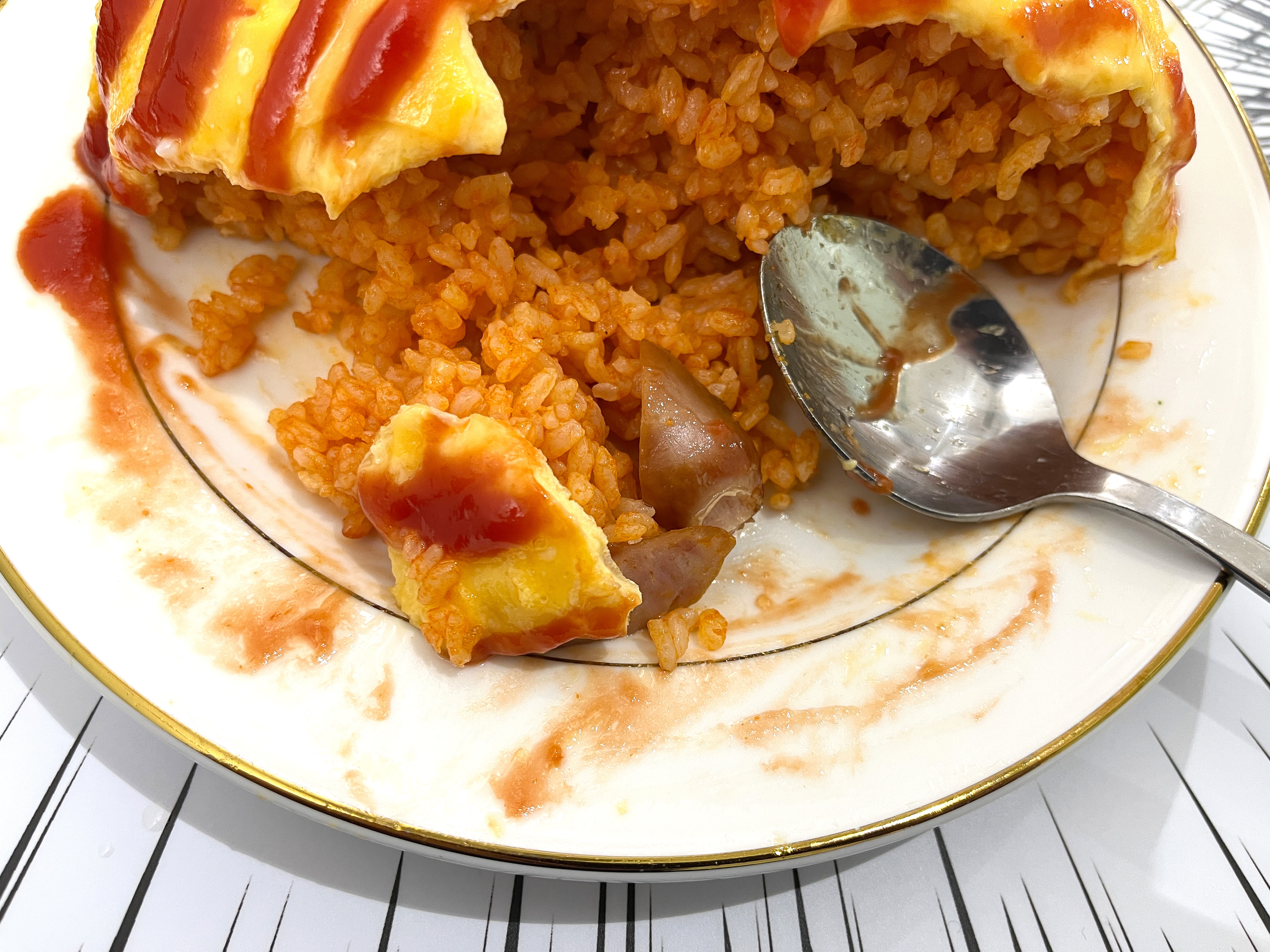 ゴロッとしたソーセージはスパイシーな風味もあり、よいアクセントになっている