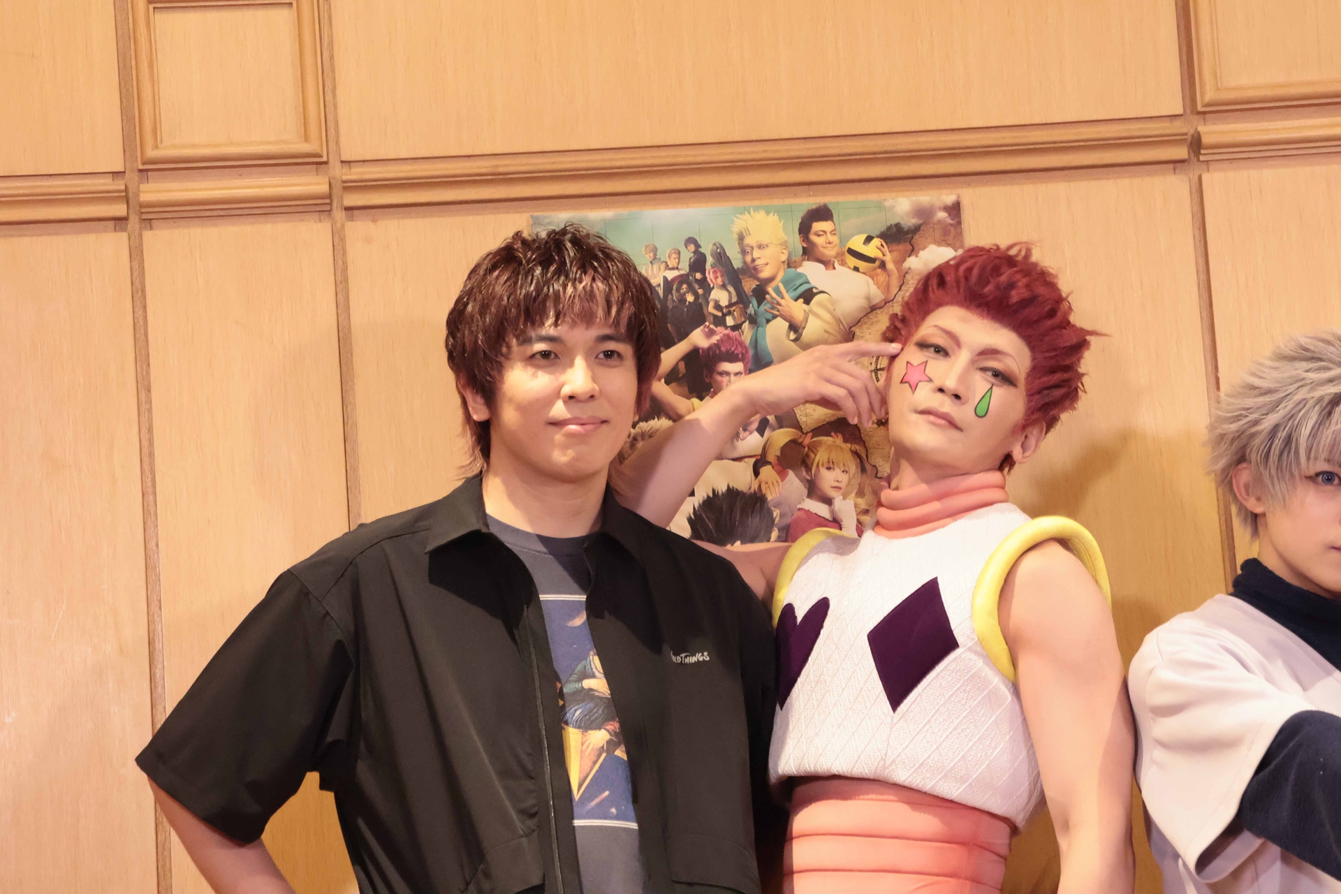 ヒソカに絡まれる脚本・演出の山崎彬