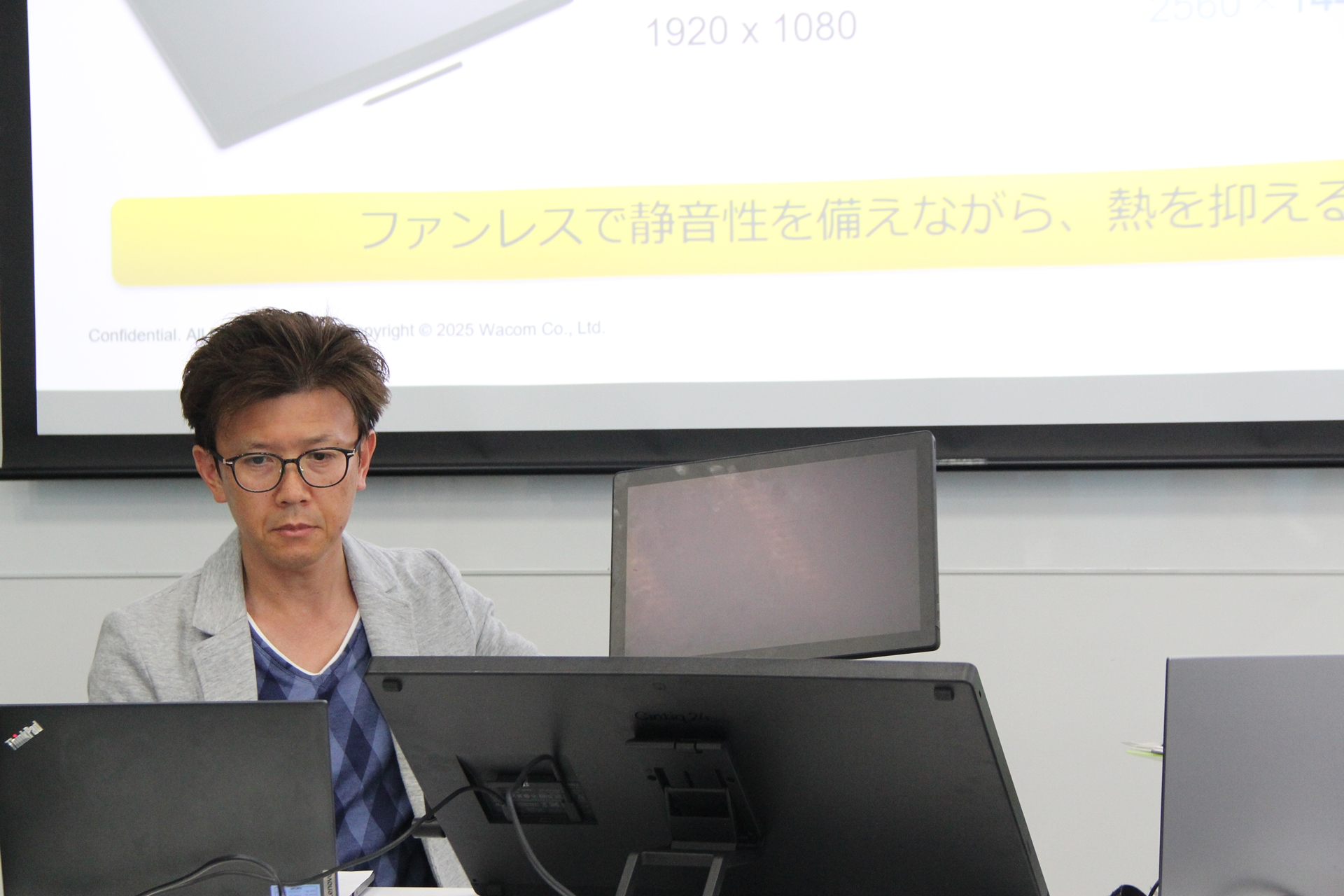 製品解説を行なった、Hardware Engineering, Senior Managerの小谷佳宏氏