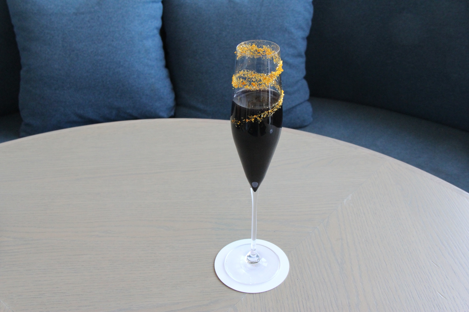 「銀河鉄道999　鉄郎の“ビフテキ”」と「クレアの涙星カクテル」、「漆黒の女神～メーテルの秘密～」。鉄郎が食べたビフテキを味わえるのは、ファンならずとも嬉しいコラボだ