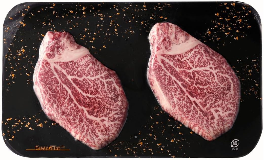 国産黒毛和牛ヒレの中でも希少部位であるシャトーブリアンのステーキ肉。和牛のステーキでワンランク上のBBQに。そのまま焼いても、さいころ状にカットしてから焼いても脂身が少なく、さっぱりとしており、柔らかく食べられる。<a href="https://www.amazon.co.jp/dp/B0B5DCV58L" class="n" target="_blank">商品ページ</a>