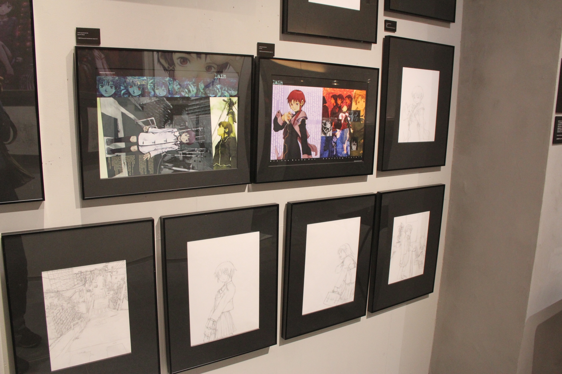 実際に掲載されたイラストを囲むように、下絵も合わせて展示されている。線画の細かさに、出るのは感心のため息ばかりだった