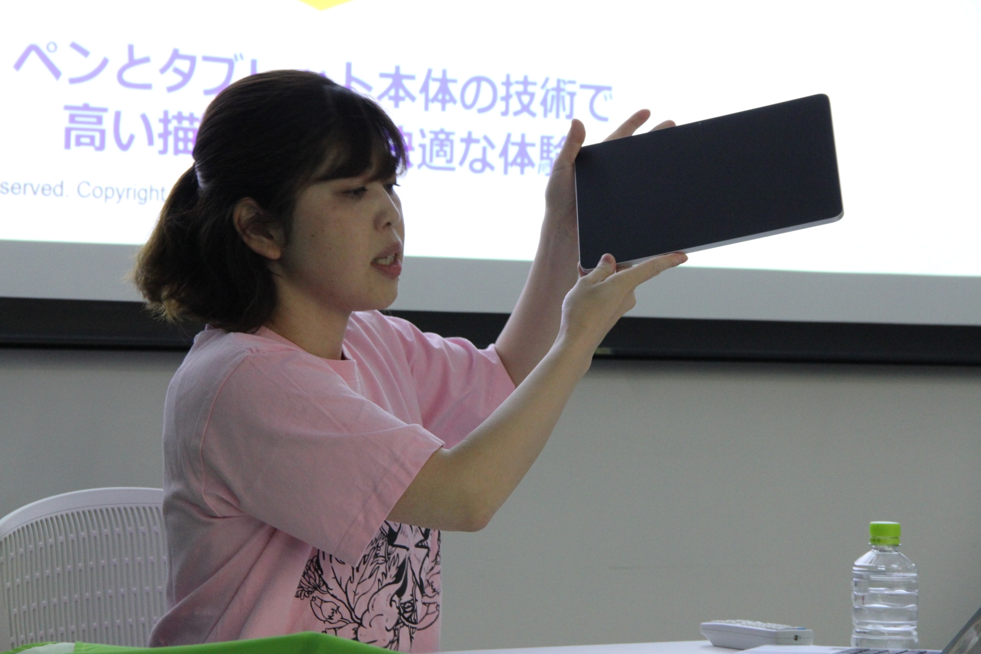 新製品の発表を行なった、ワコム プロダクトマーケティングマネージャーの小幡幸結氏