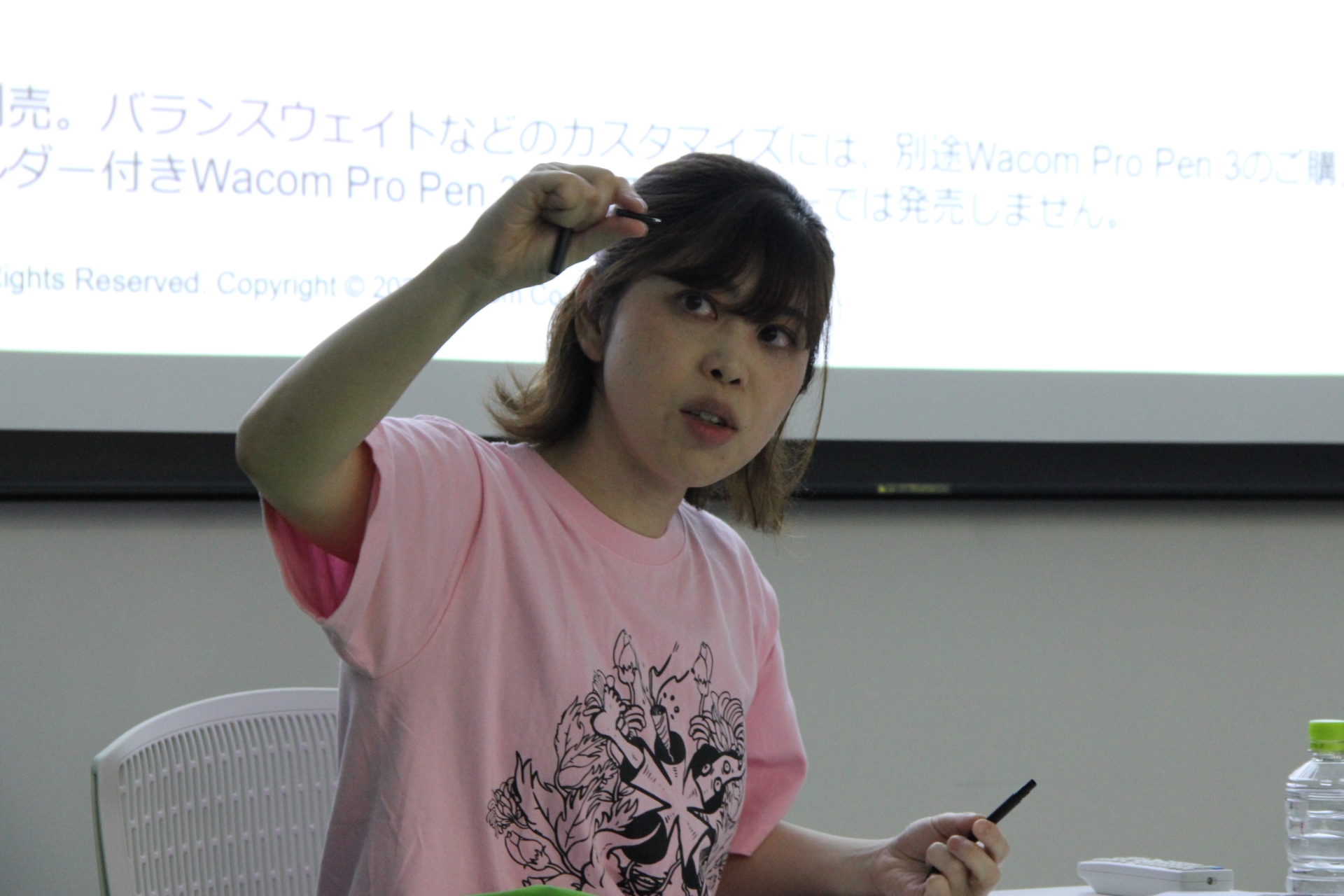 「Wacom Pro Pen 3」は持ち運び時のアイテムを減らすため、新抜きを装備した替え芯ホルダをペンに収納している。これなら出先で芯に困ることもない