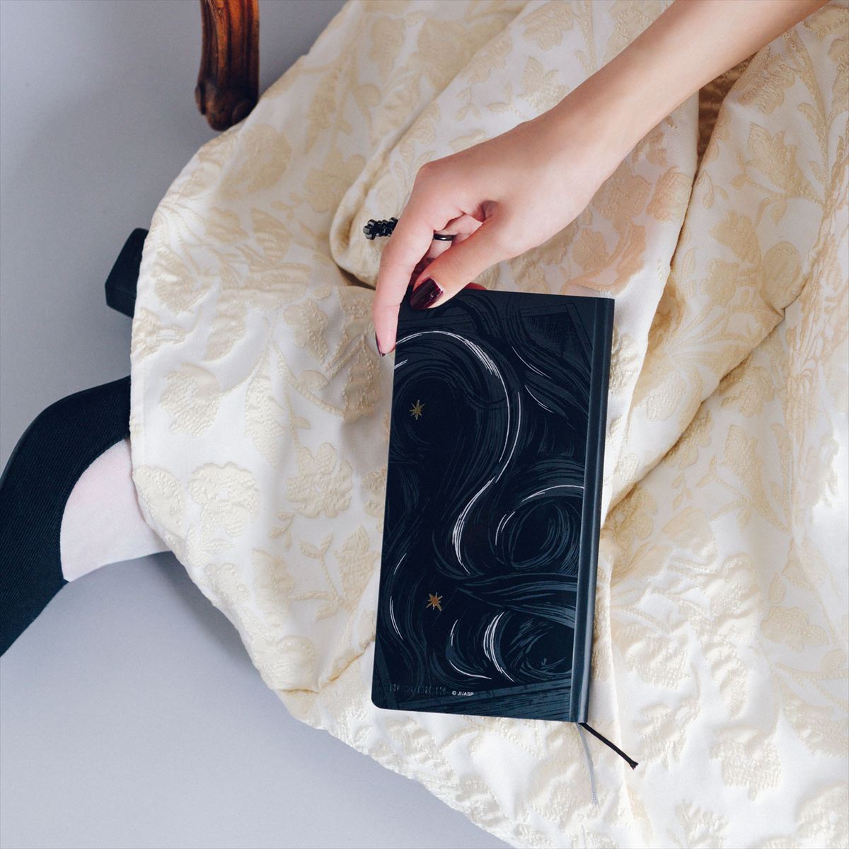 週間手帳weeks「富江 Haunting Beauty」