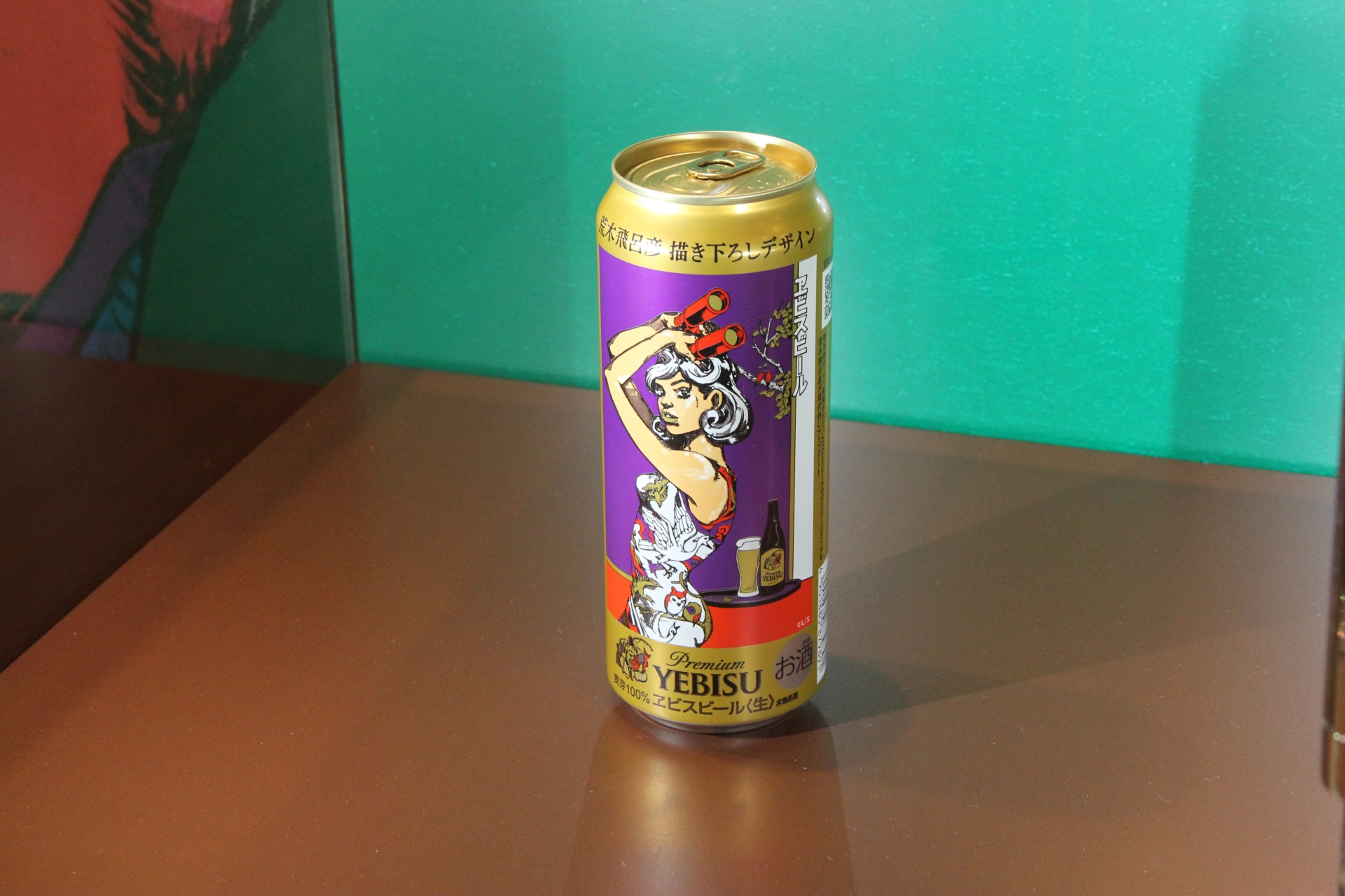 描き下ろしデザイン缶は、「ムーンライトロケット」が350ml、「バードウォッチング」が500mlとなっている