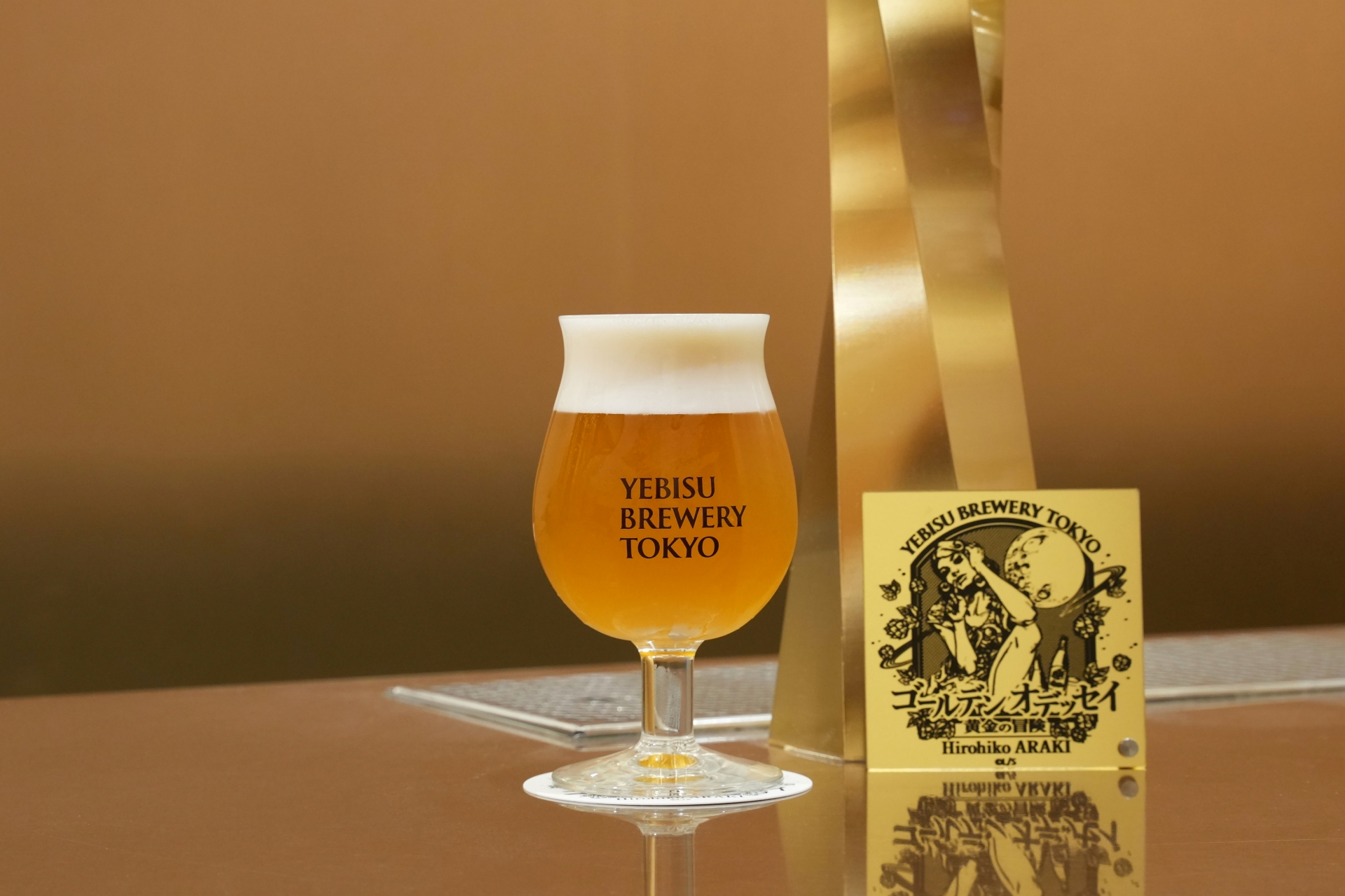 YEBISU BREWERY TOKYO限定の「ゴールデンオデッセイ－黄金の冒険－」。こちらは宇宙大麦を用いているということで、その麦芽も展示されていた
