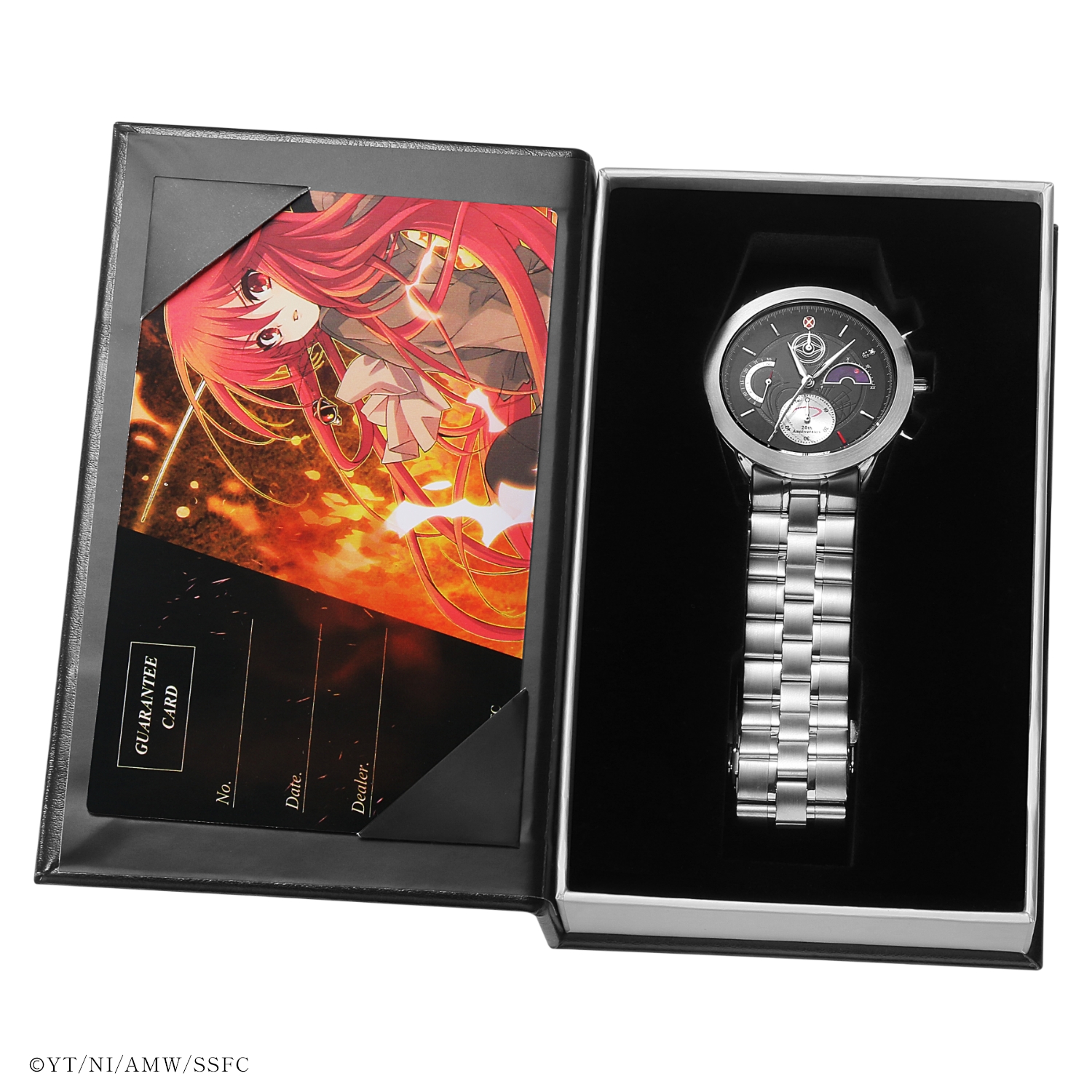 ボックス内はアニバーサリーウォッチとギャランティカードを一緒に飾れる構造で、コレクションとしてそのままディスプレイ可能