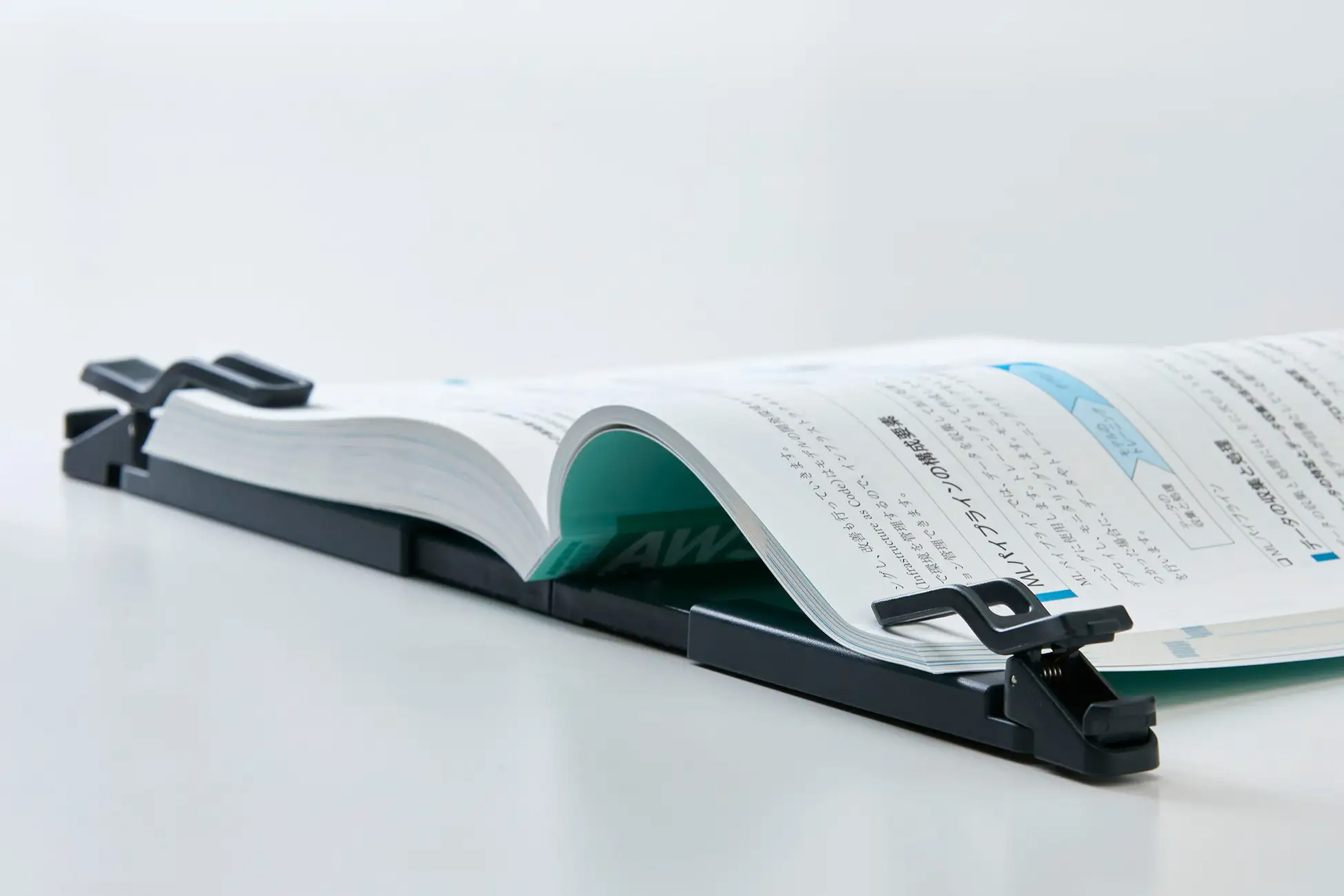 左右独立クリップで、ページ数に偏りがあってもしっかり固定