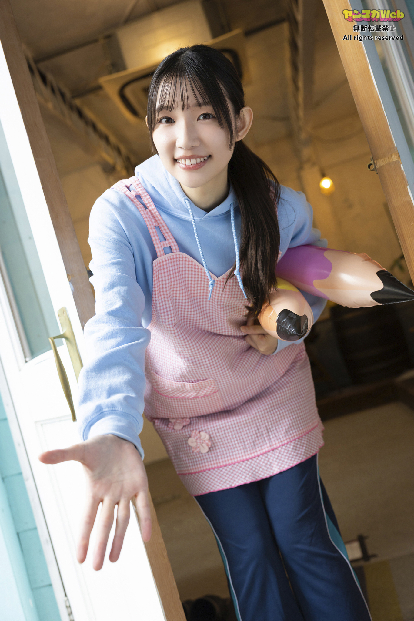 「働くお姉さん」より波崎天結さん