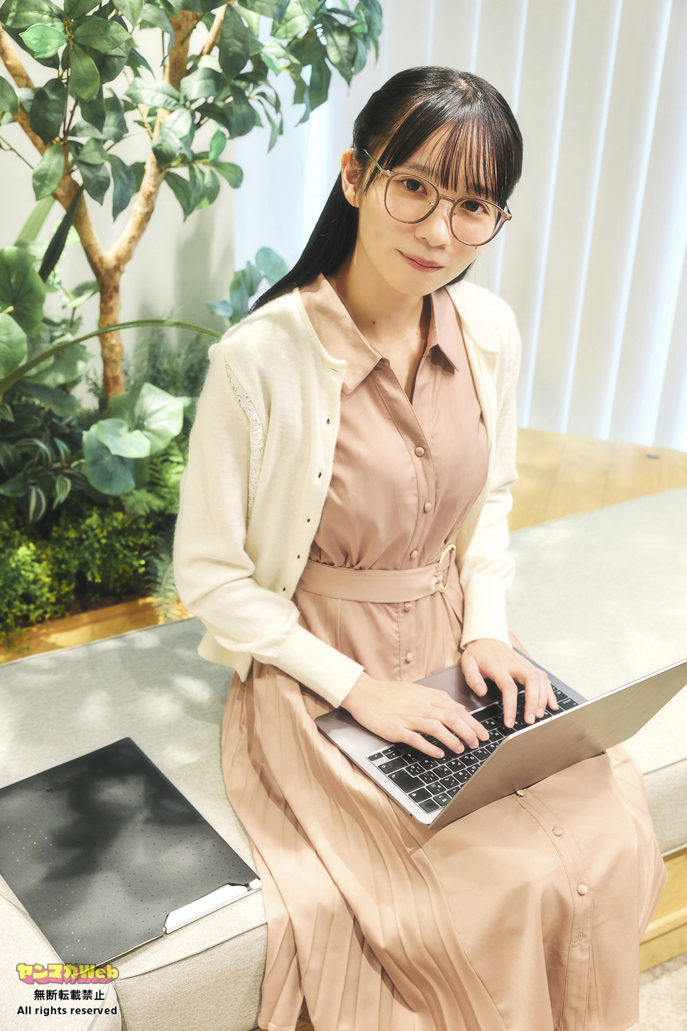 「働くお姉さん」より椿野ゆうこさん