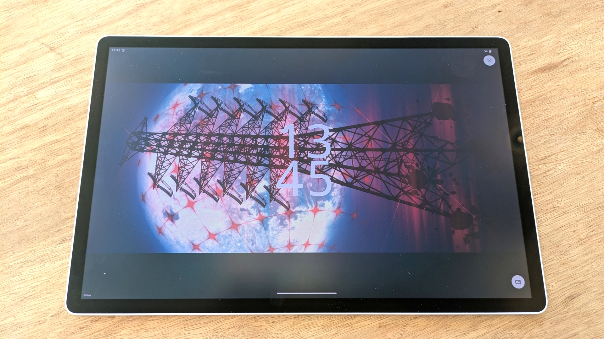 壁紙はキャラクターやイラスト、組織ロゴなど全11種類。綾波の衣装やロゴから、「新劇場版」がベースになっていることがわかる