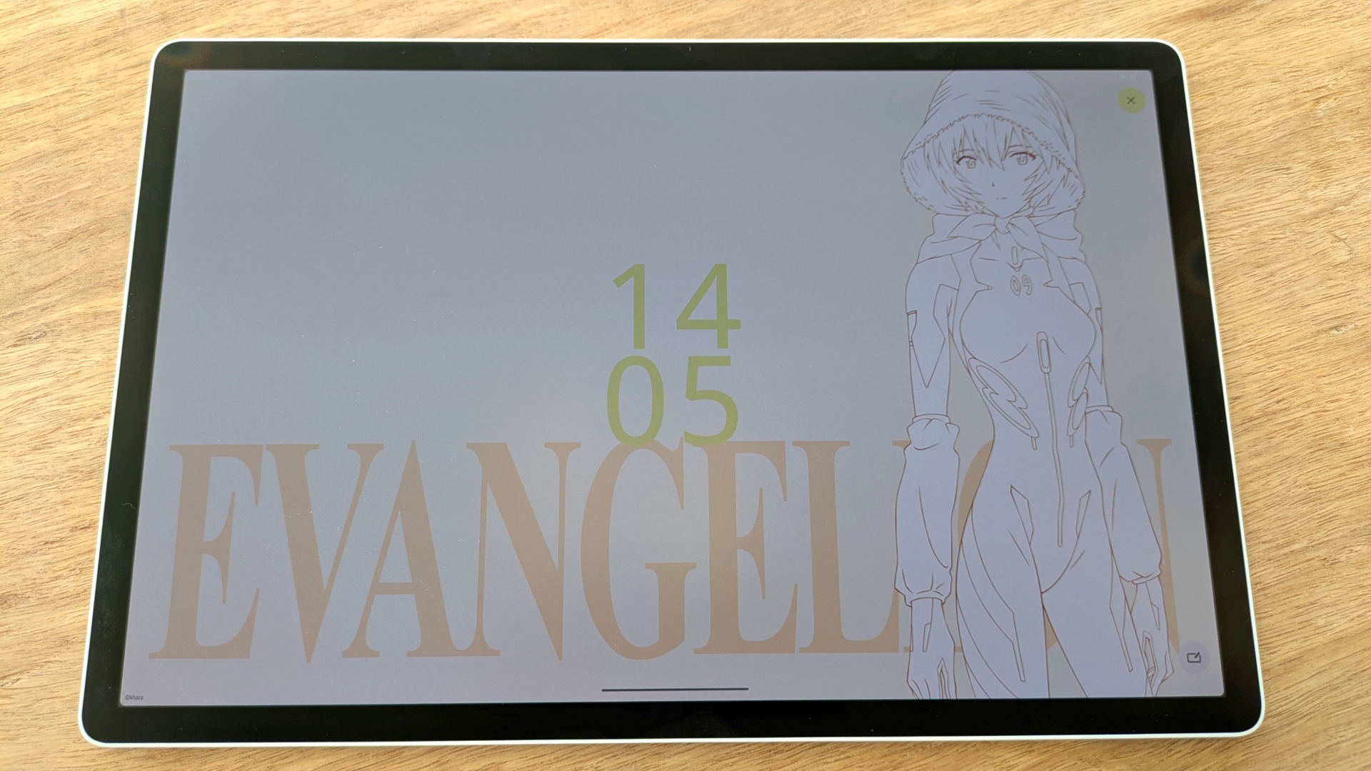 壁紙はキャラクターやイラスト、組織ロゴなど全11種類。綾波の衣装やロゴから、「新劇場版」がベースになっていることがわかる