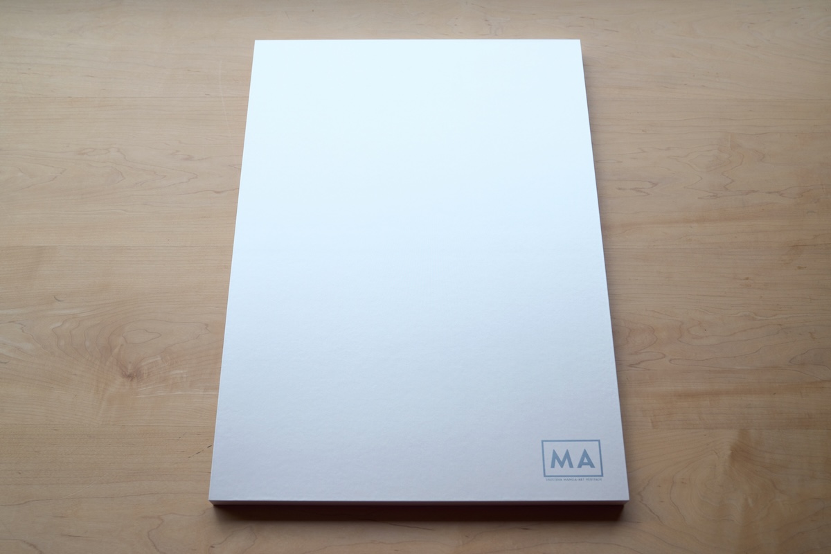 収蔵ケースは、グムンドゴールド-FS（プラチナ）に銀箔押し