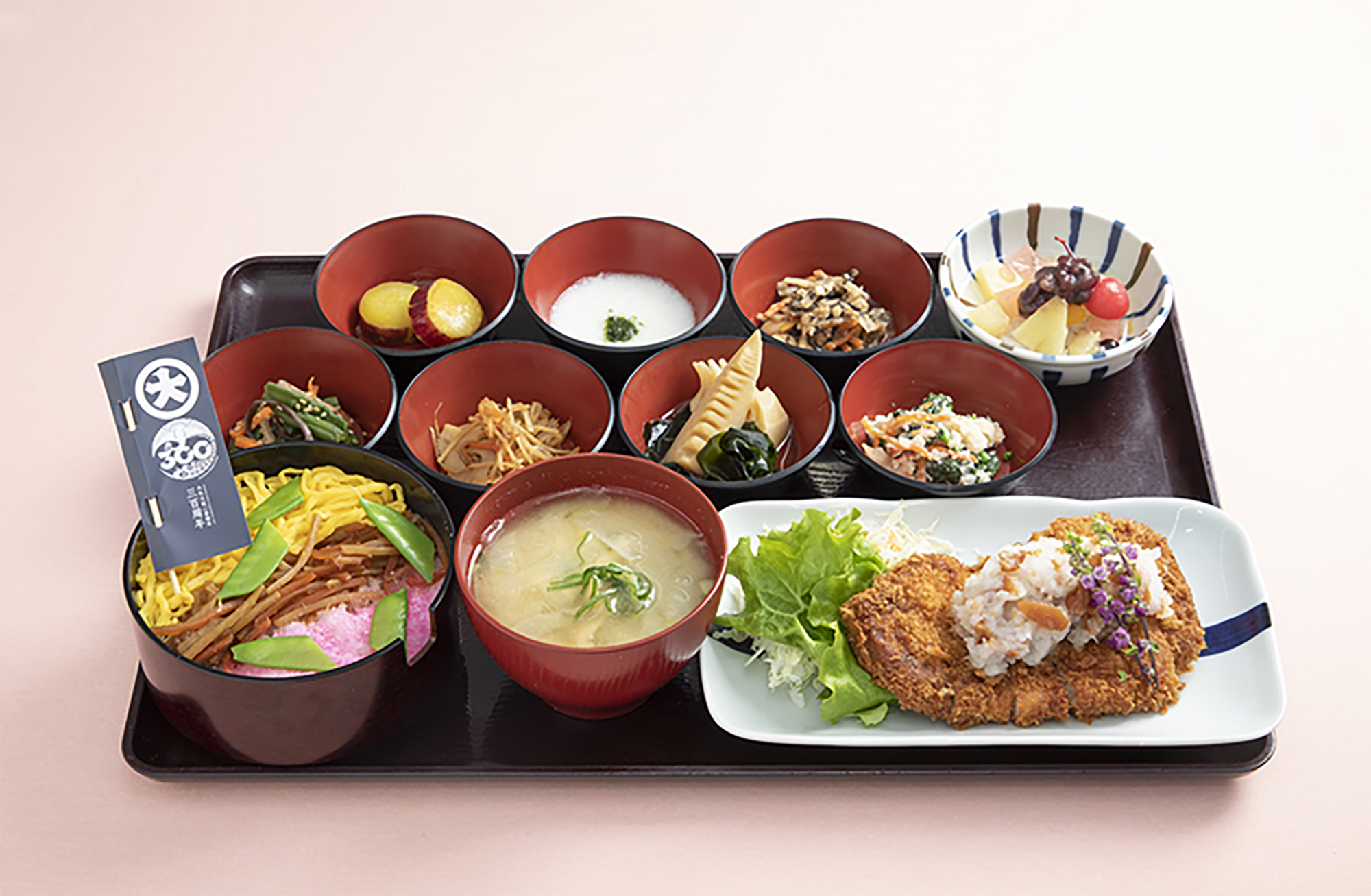 季節の贅沢 堺 銀シャリ げこ亭　「春の彩り三色ご飯と梅香るおろしとんかつ御膳」