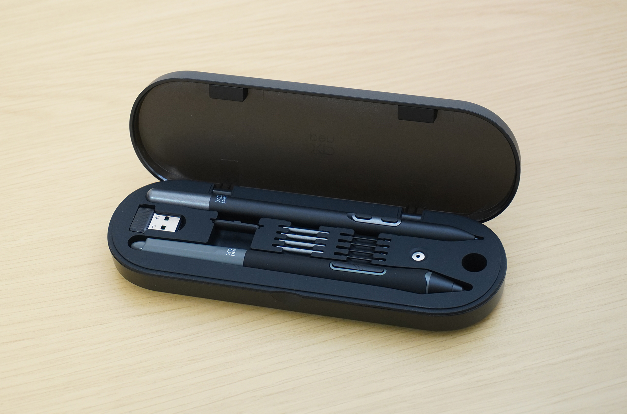 ペンケースと2種のスタイラスペン