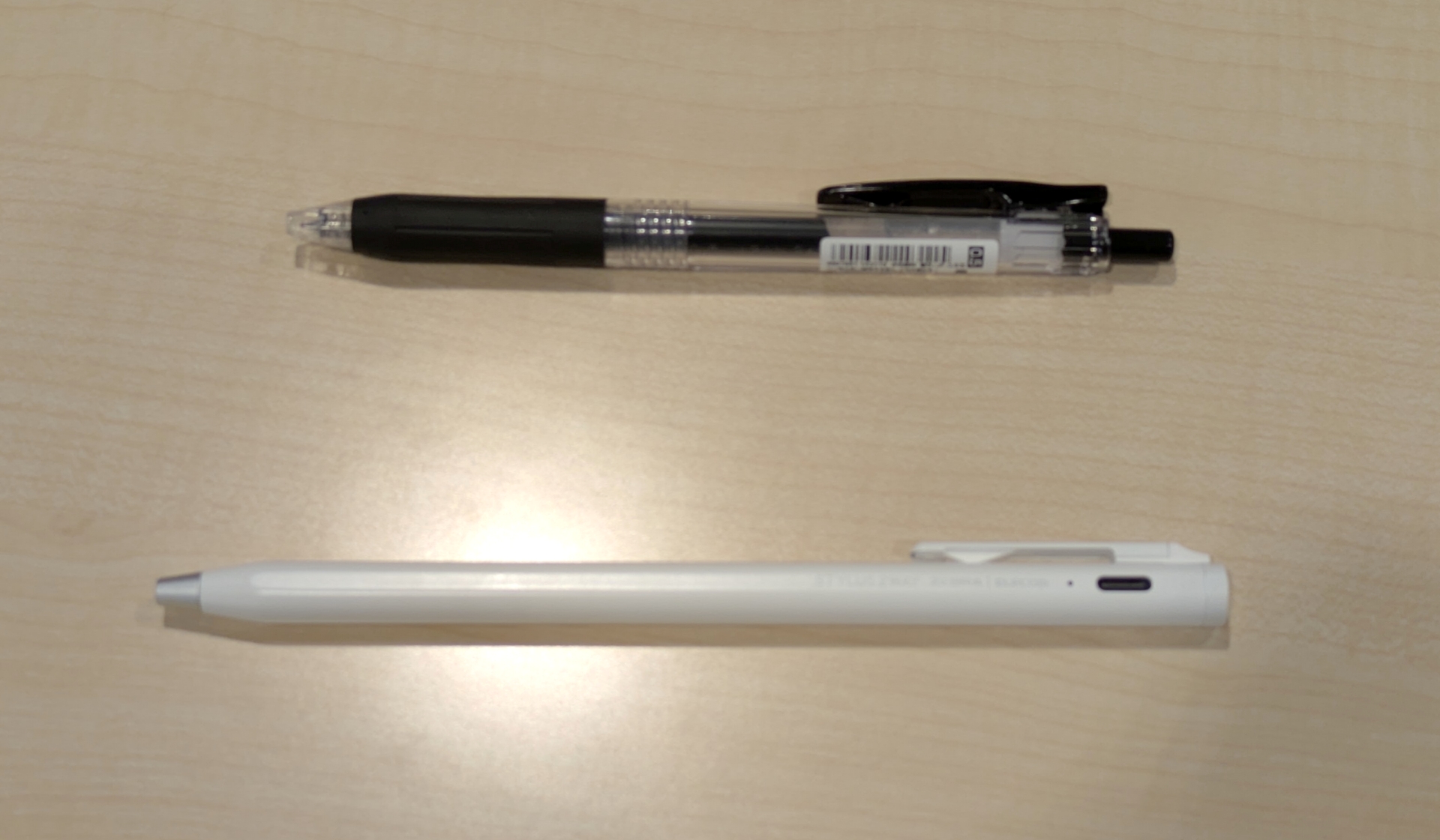 ボールペンとしても「サラサクリップ 0.5」を上回る書き味。なお「スタイラスツーウェイ」の全長は160mmで、サラサクリップより長い