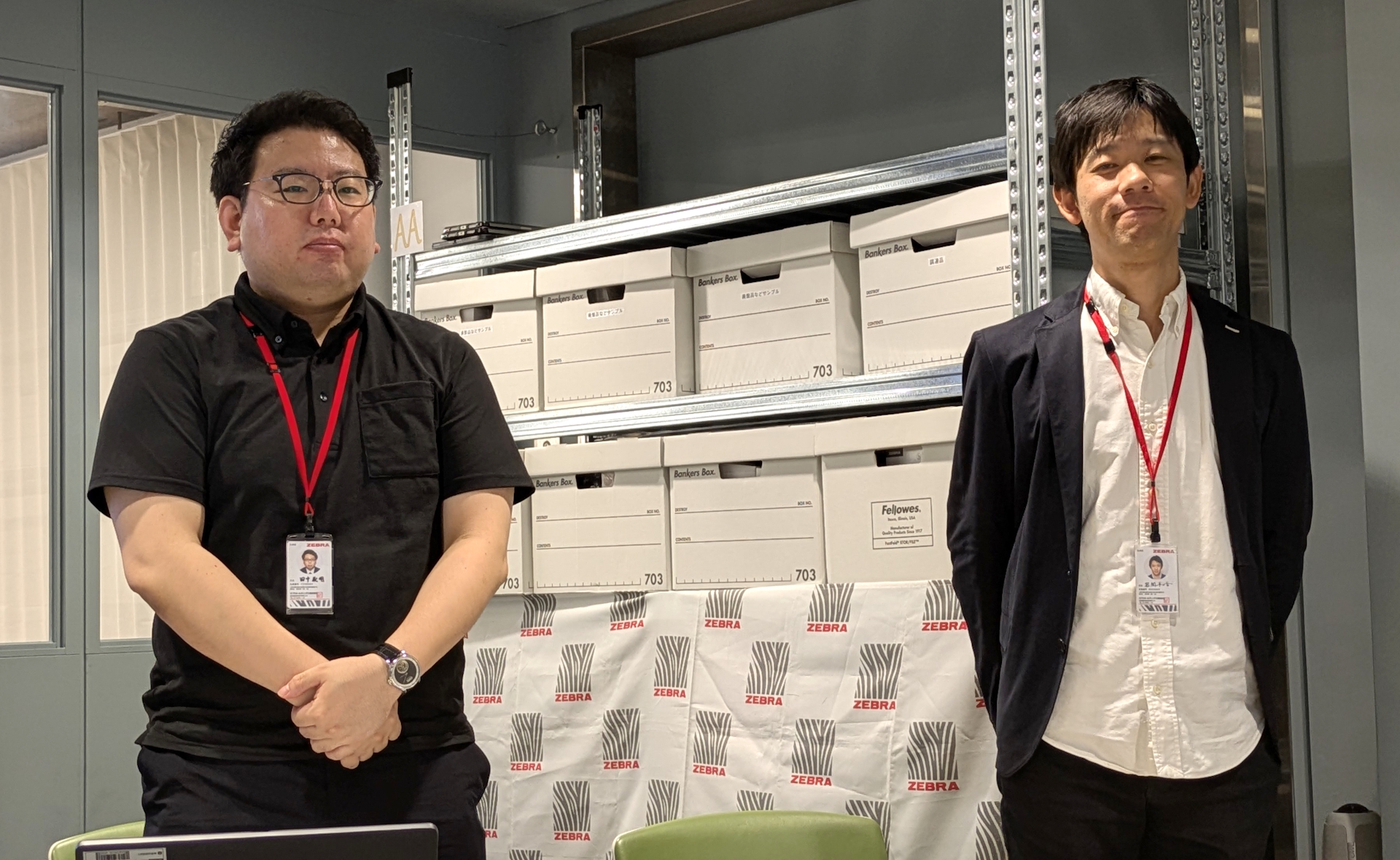 発表会で登壇したゼブラ 新規研究開発室 室長の岩間卓吾氏（右）と、同じく新規研究開発室の田中義明氏（左）