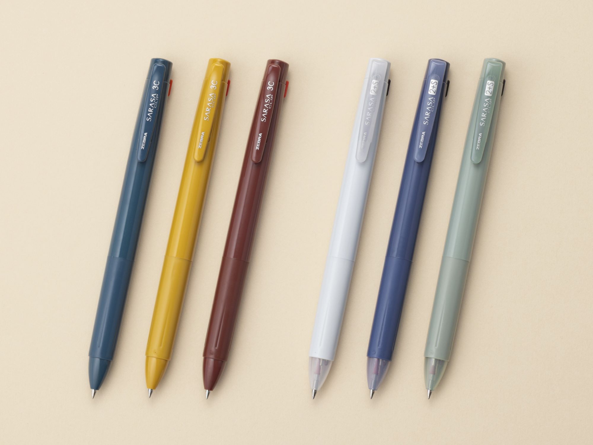 「サラサクリップ3C　レトロ・シック」（左）と「サラサクリップ2+S　レトロ・シック」（右）
