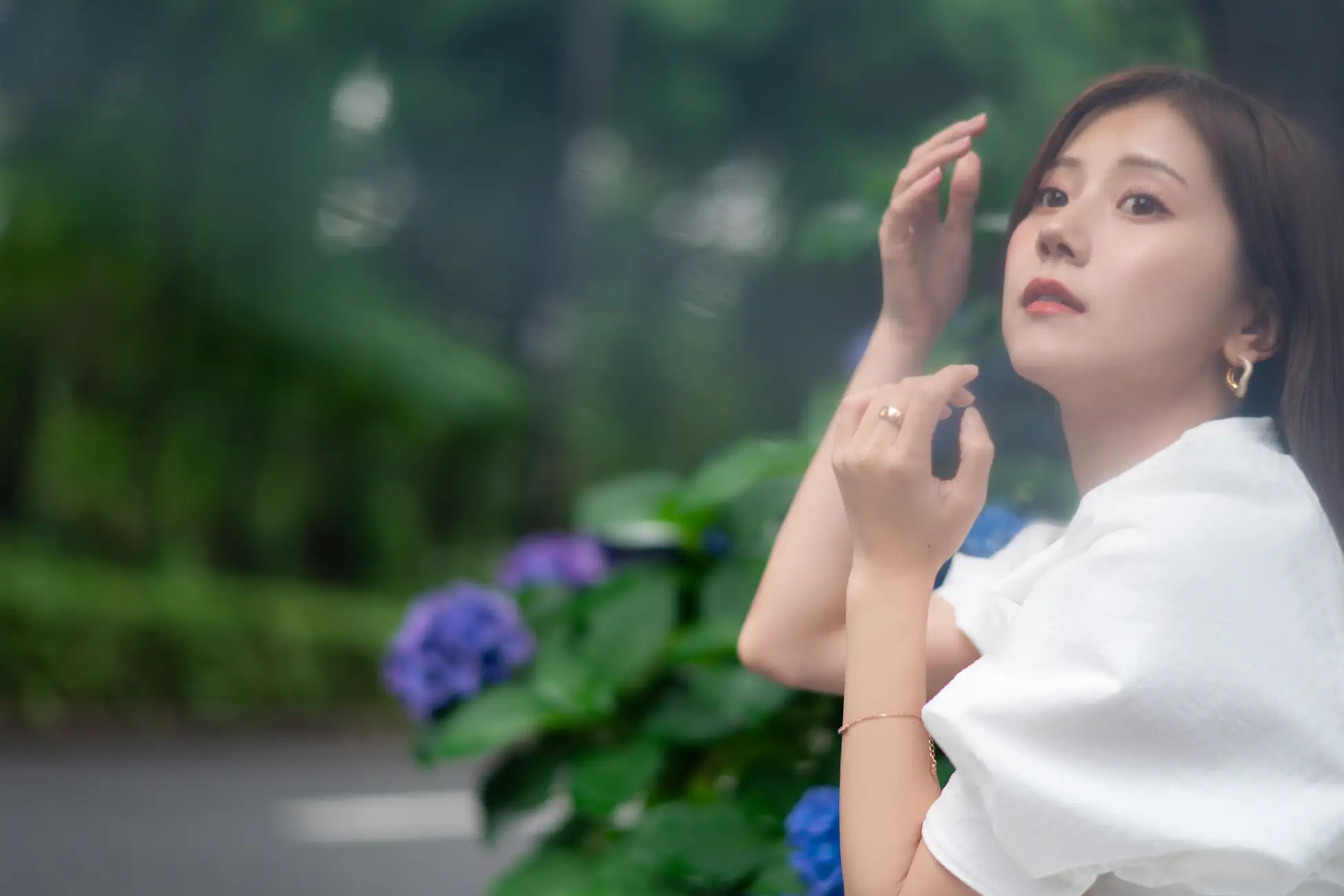 「雨の音を聞きながら」より（写真 : 中川絵美里）