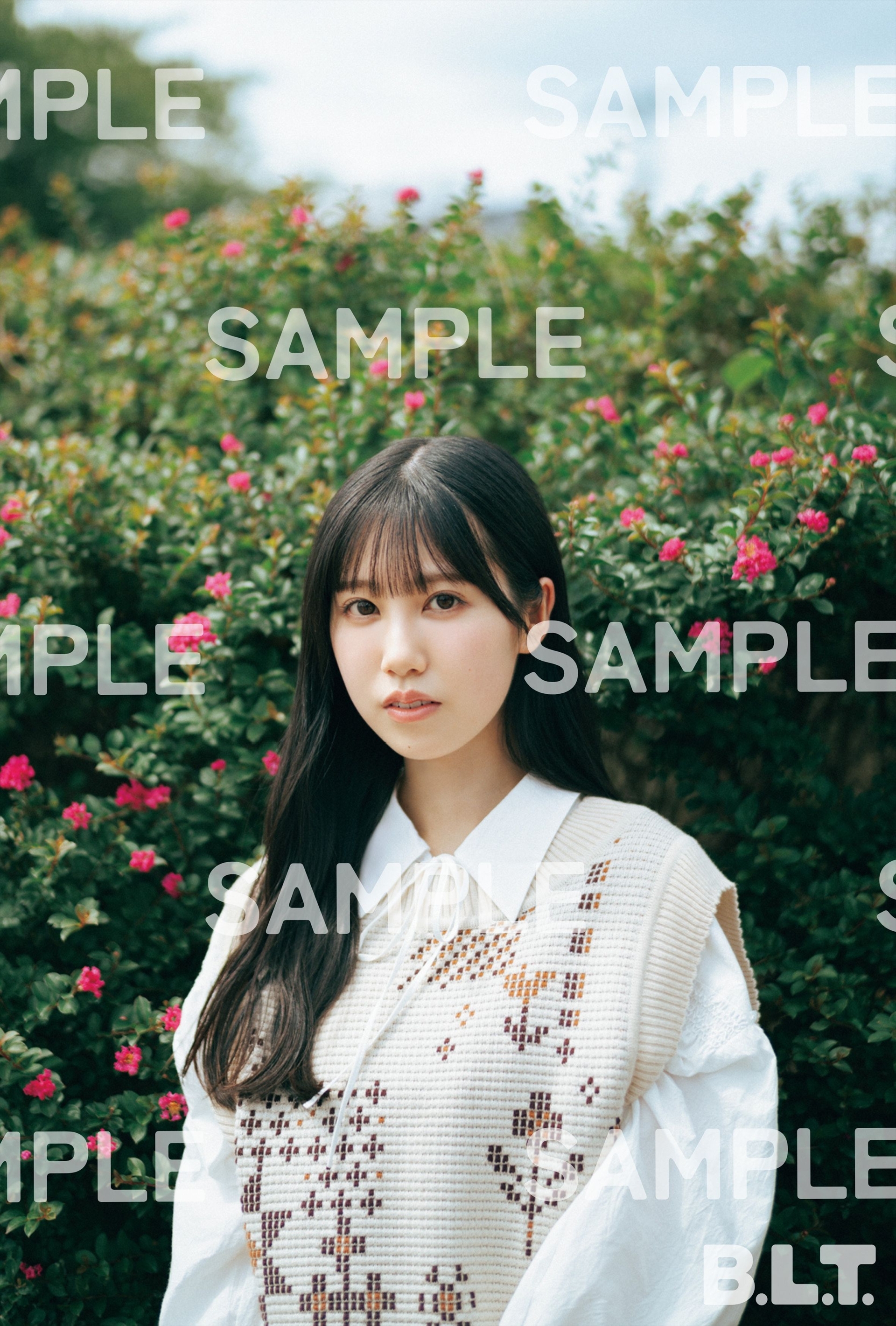 <a href="https://www.hmv.co.jp/product/detail/17216720" class="n" target="_blank">「B.L.T.2026年11月号」HMV購入特典ポストカード【鶴崎仁香（日向坂46）】</a>