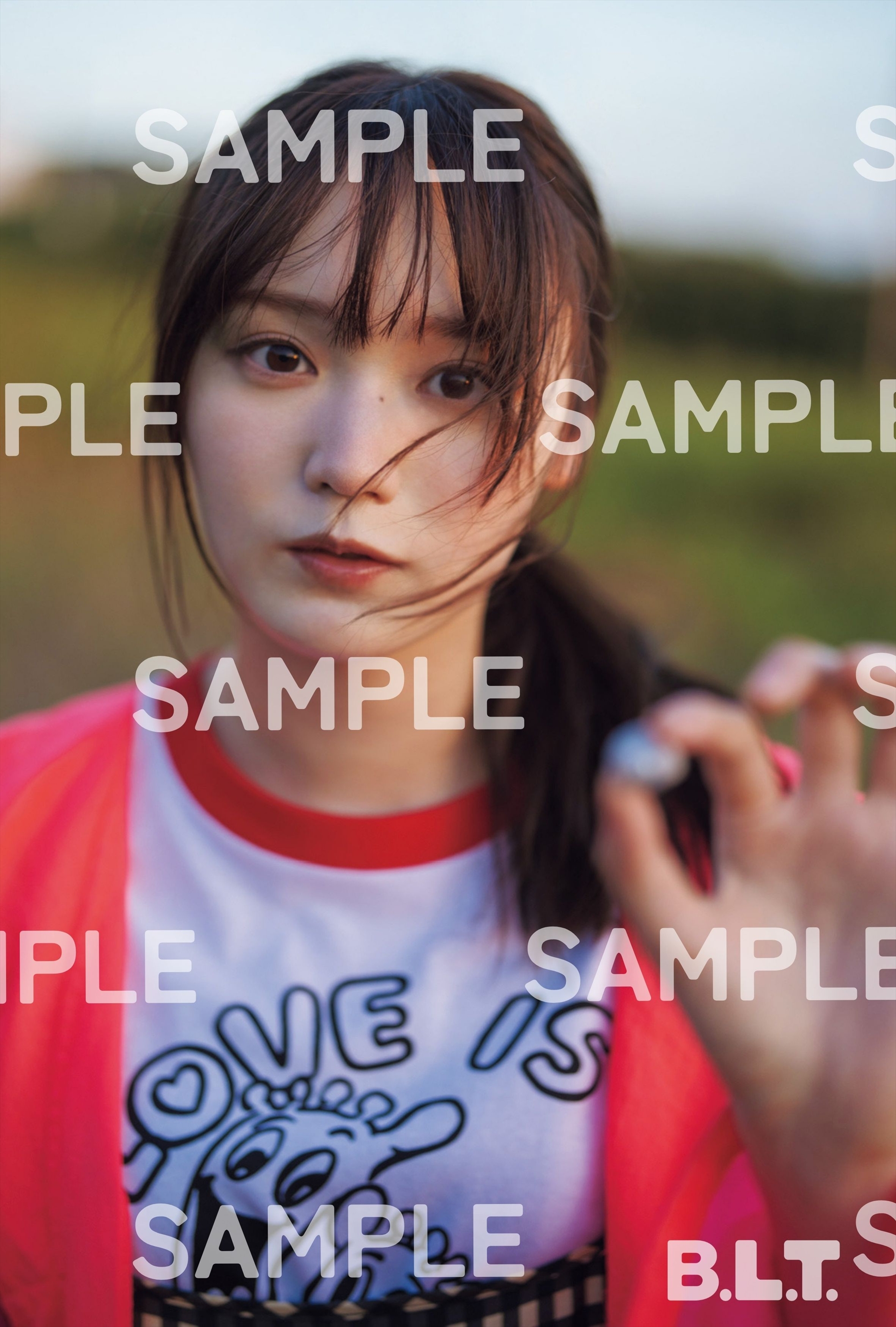 <a href="https://www.hmv.co.jp/product/detail/17216721" class="n" target="_blank">「B.L.T.2026年11月号」HMV購入特典ポストカード【増本綺良（櫻坂46）】</a>