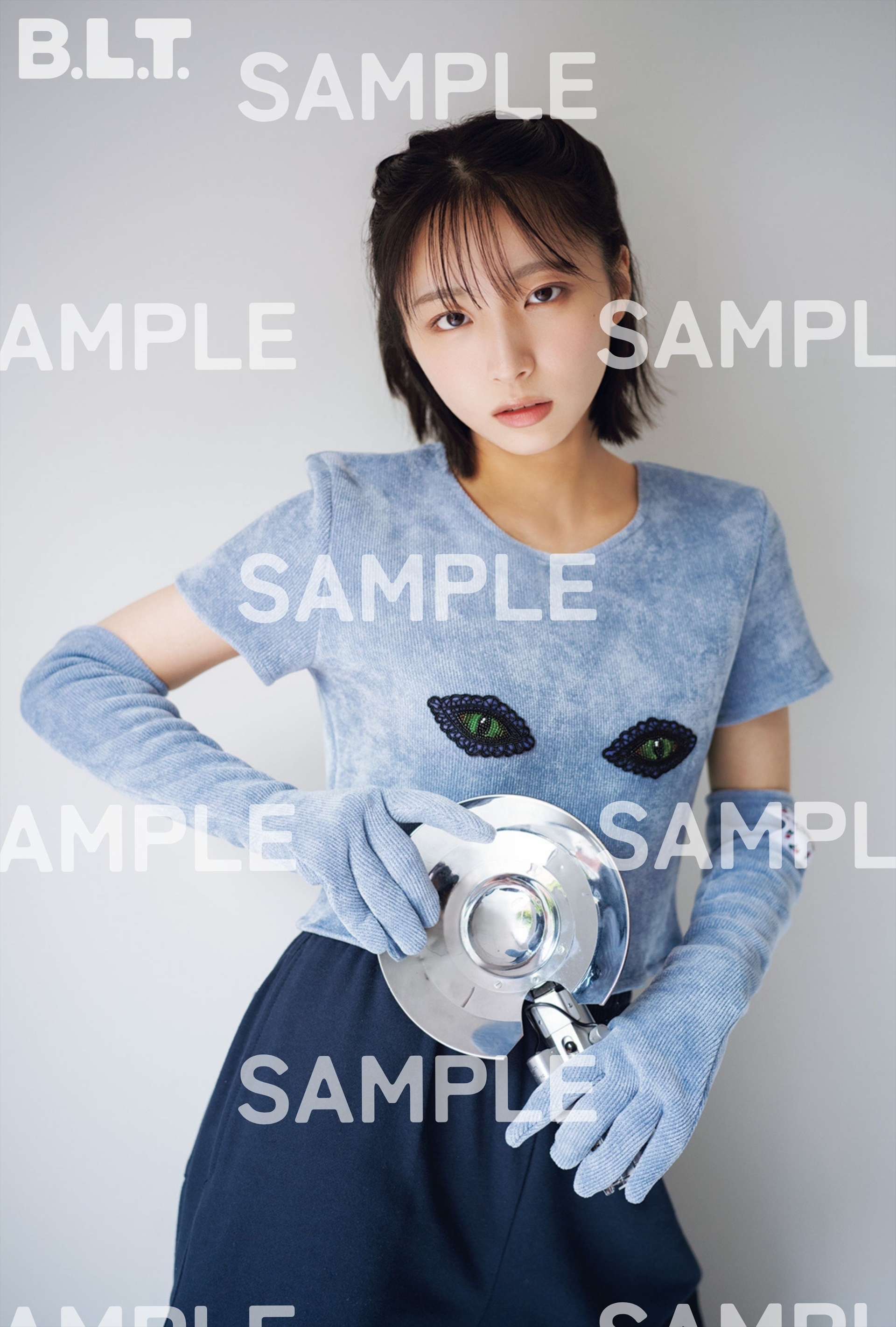 <a href="https://www.hmv.co.jp/product/detail/17216717" class="n" target="_blank">「B.L.T.2026年11月号」HMV購入特典ポストカード【大野愛実（日向坂46）B】</a>