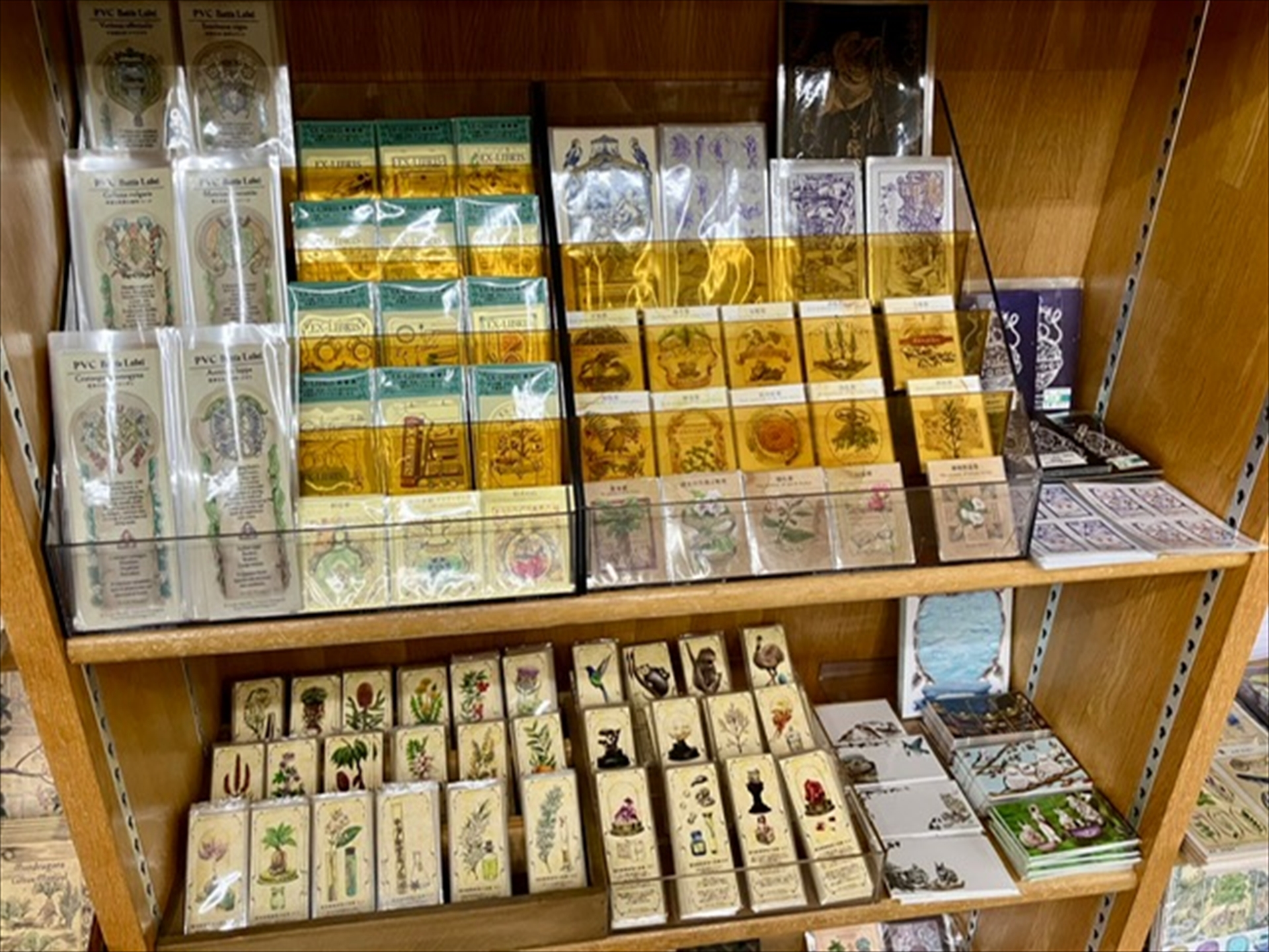 ジュンク堂書店池袋本店9階芸術フェア棚より