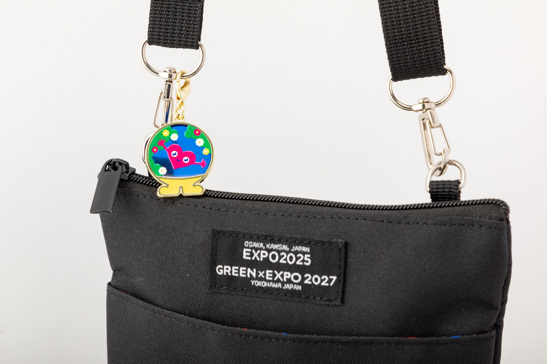 チャームを使ったアレンジ例。(C)Expo 2027 (C)Expo 2025