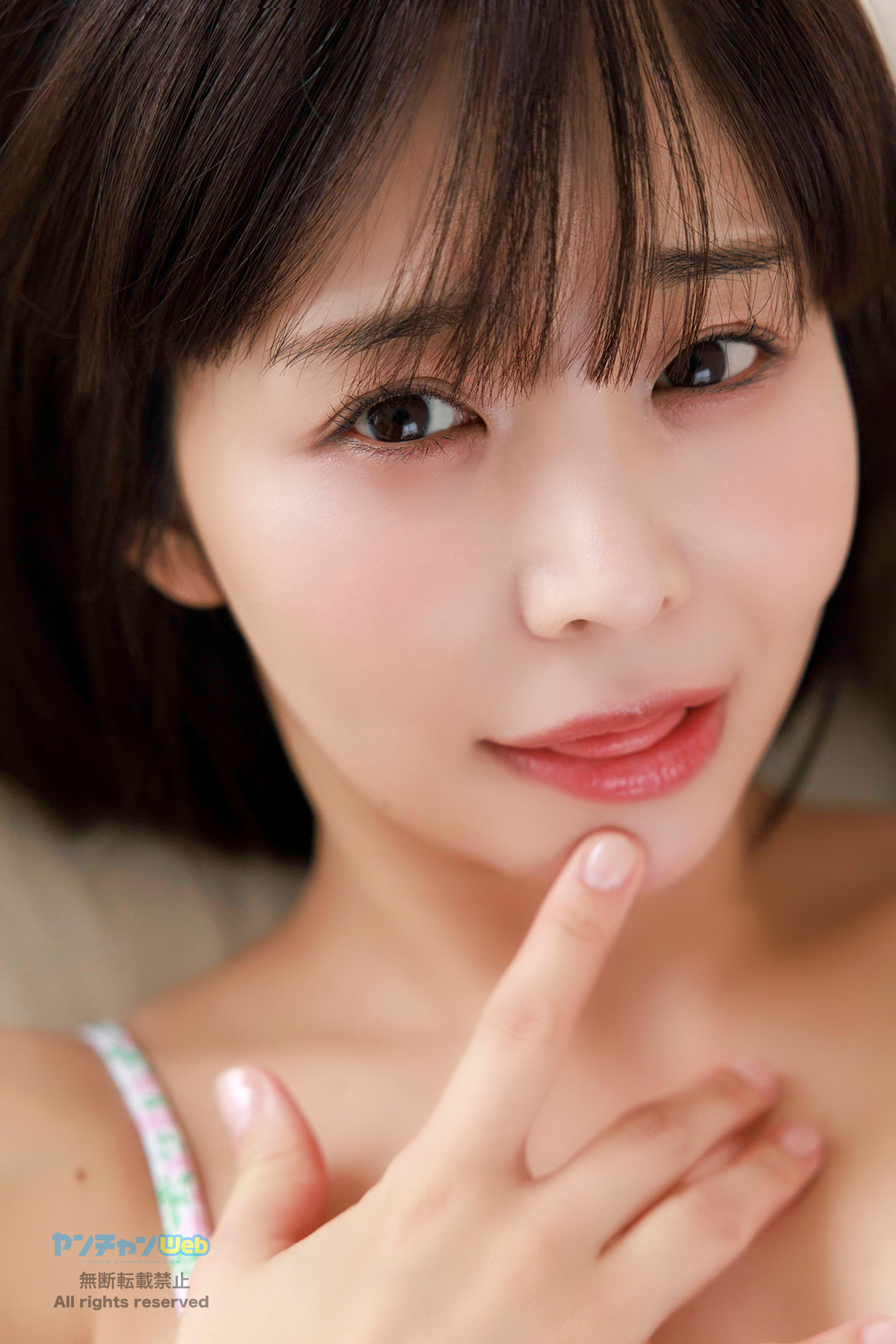 真中つぐさん