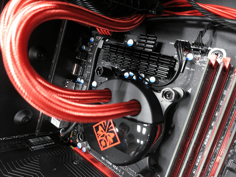 日本HP、45度斜め配置のゲーミングデスクトップ「OMEN X by HP