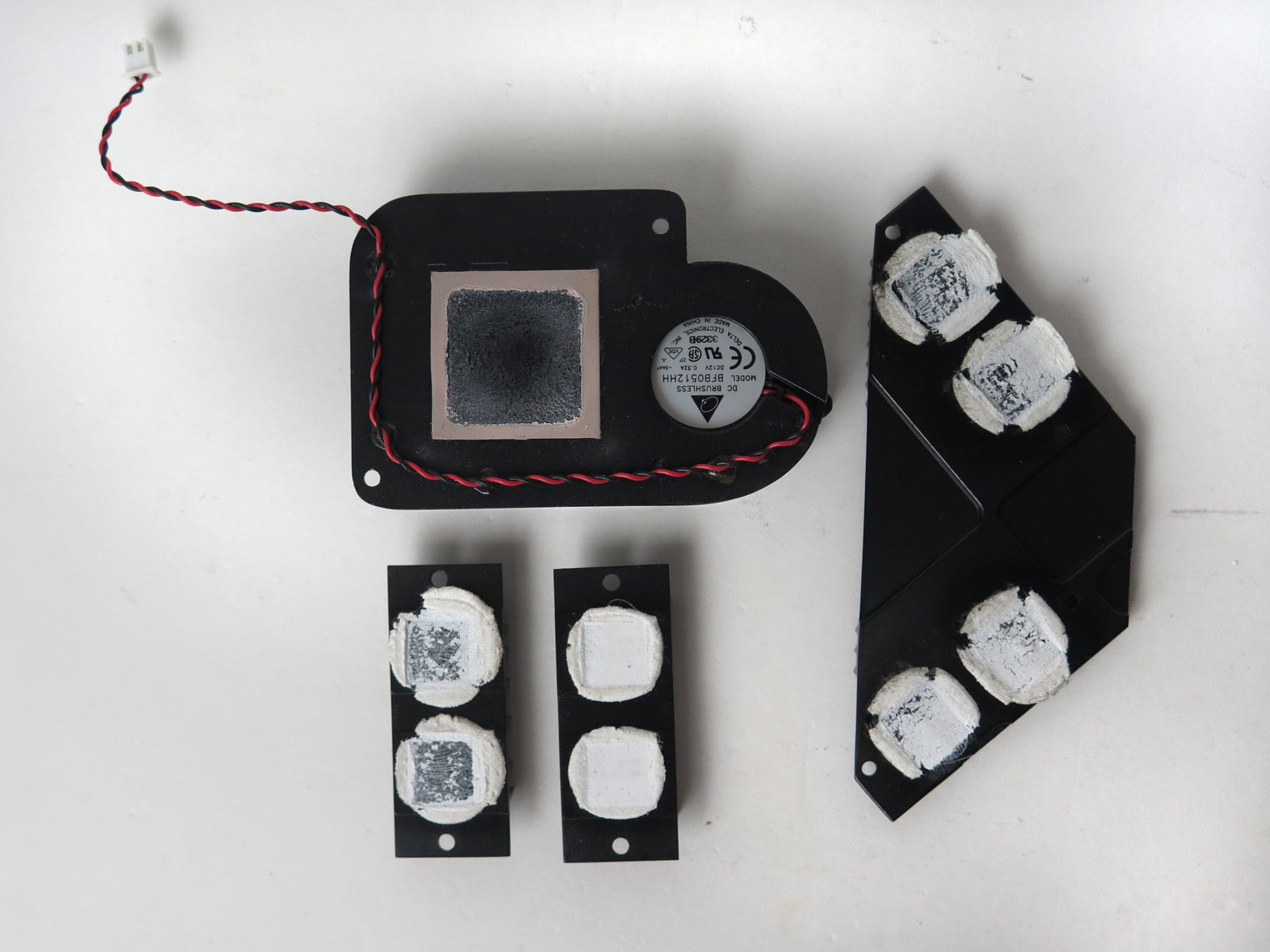 ヒートシンク。今からするとかなりチープな作りだ