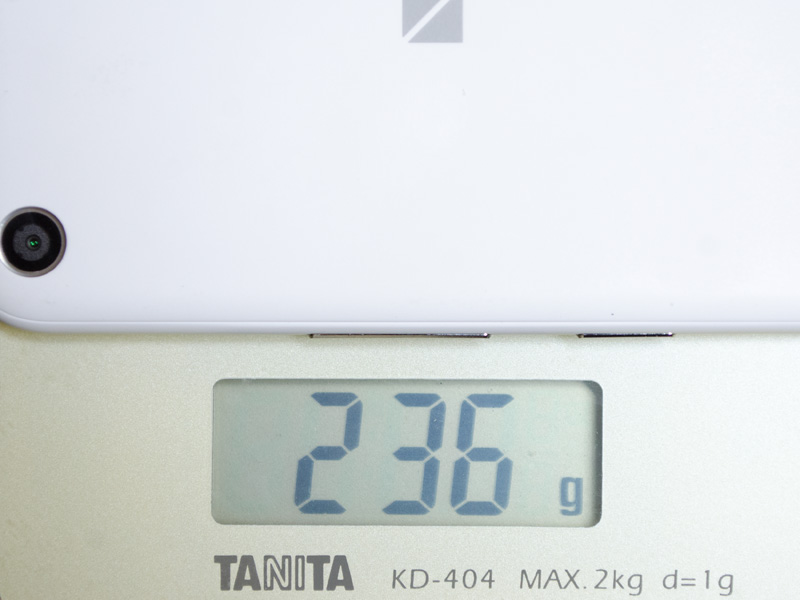 重量。実測で236g