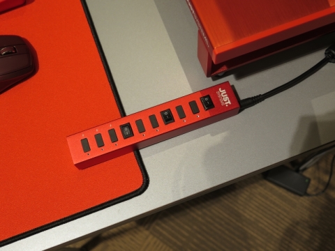 ミニPC keyboard PC Limited Edition TKW-WJK-RE ジャストシステム、「一太郎2017」発売記念の赤いキーボード型PC