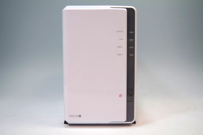 Synology DS216j。正面