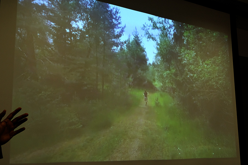 衝突を回避する