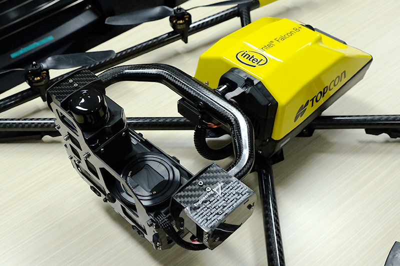 カメラモジュール部は交換可能で赤外線と通常のカメラを同時に使うことも可能