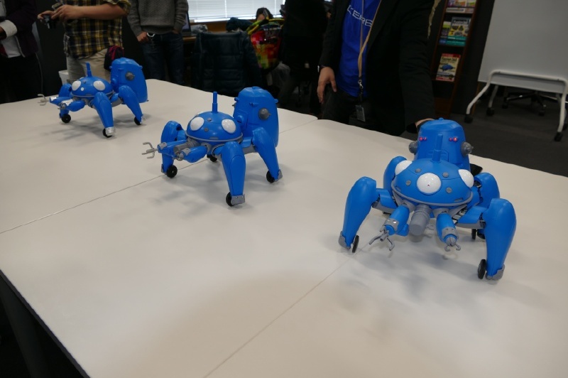 製品名は「うごく、しゃべる、並列化する。1/8タチコマ」