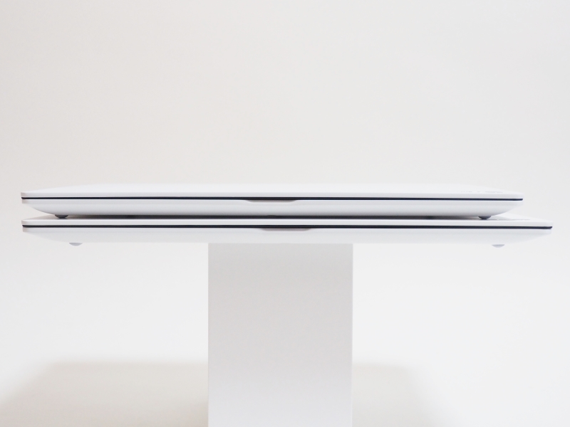 上が13.3型の13Z970-ER33J、下が14型の14Z970-GA55J。両者の幅には約17.5mmの差があるが、奥行きはまったく同じで、高さも約1mmの差しかない