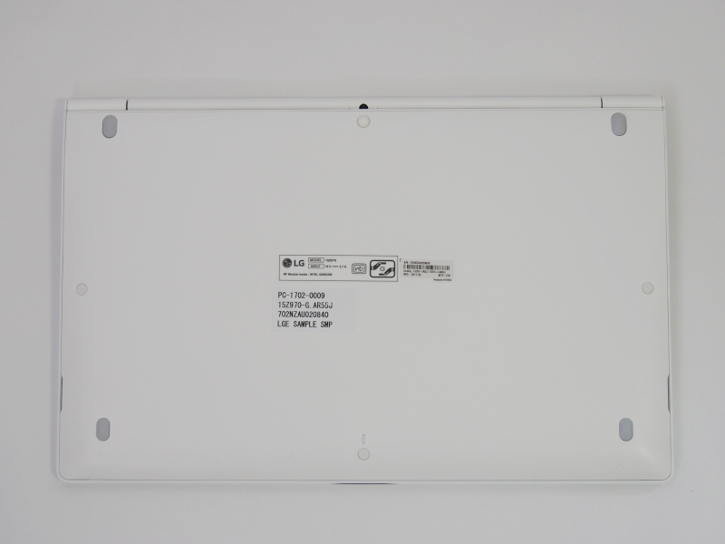 LG gram 15Z970-GA55Jの底面